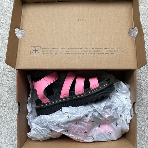 ‼️SOLD‼️ Dr. Martens Shoes - Picture 2 of 4